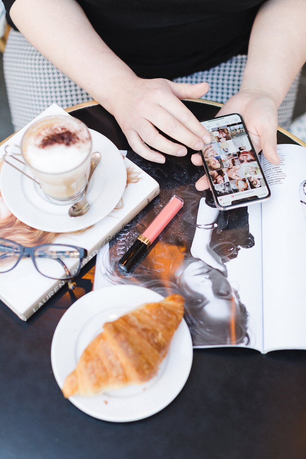 Branding Photoshoot in Paris with Julia Goetz-Hair and Makeup artist_Tanja Kibogo Photography (2).JPG