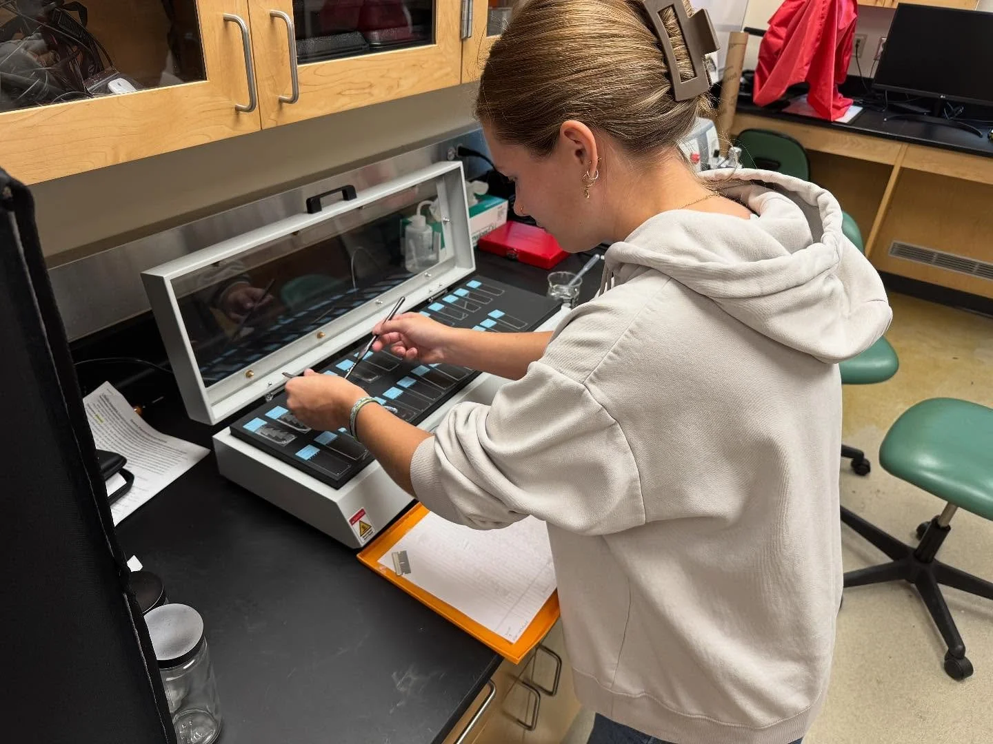 The Lamp Lab members have been busy in the lab doing histology on bigheaded carp gonads! Using a microtome to prepare slides for histology can be a hard skill to learn at first, but all of these ladies are doing great! 

Specimens are preserved in wa