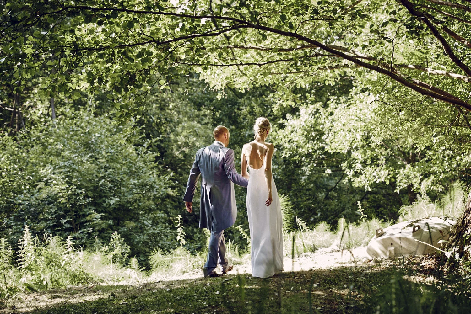 Boho bride and groom in Somerset countryside