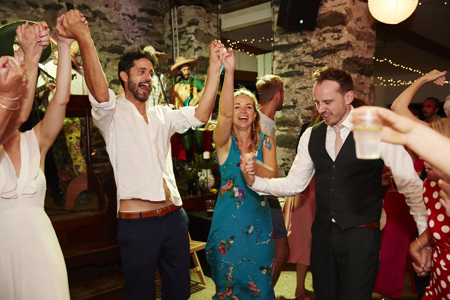 Llyn_Gwynant_Barns_Wedding_party_156.jpg