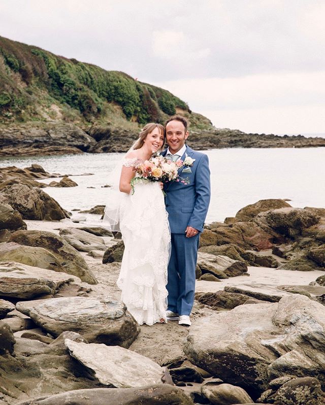 Falling in love with the rugged Cornish backdrop at my first coastal wedding with the gorgeous Hannah and Ben.  More coastal weddings in 2020, please! ⠀⠀⠀⠀⠀⠀⠀⠀⠀
.⠀⠀⠀⠀⠀⠀⠀⠀⠀
.⠀⠀⠀⠀⠀⠀⠀⠀⠀
.⠀⠀⠀⠀⠀⠀⠀⠀⠀
.⠀⠀⠀⠀⠀⠀⠀⠀⠀
#weddingcornwall #coastalwedding #beachweddin