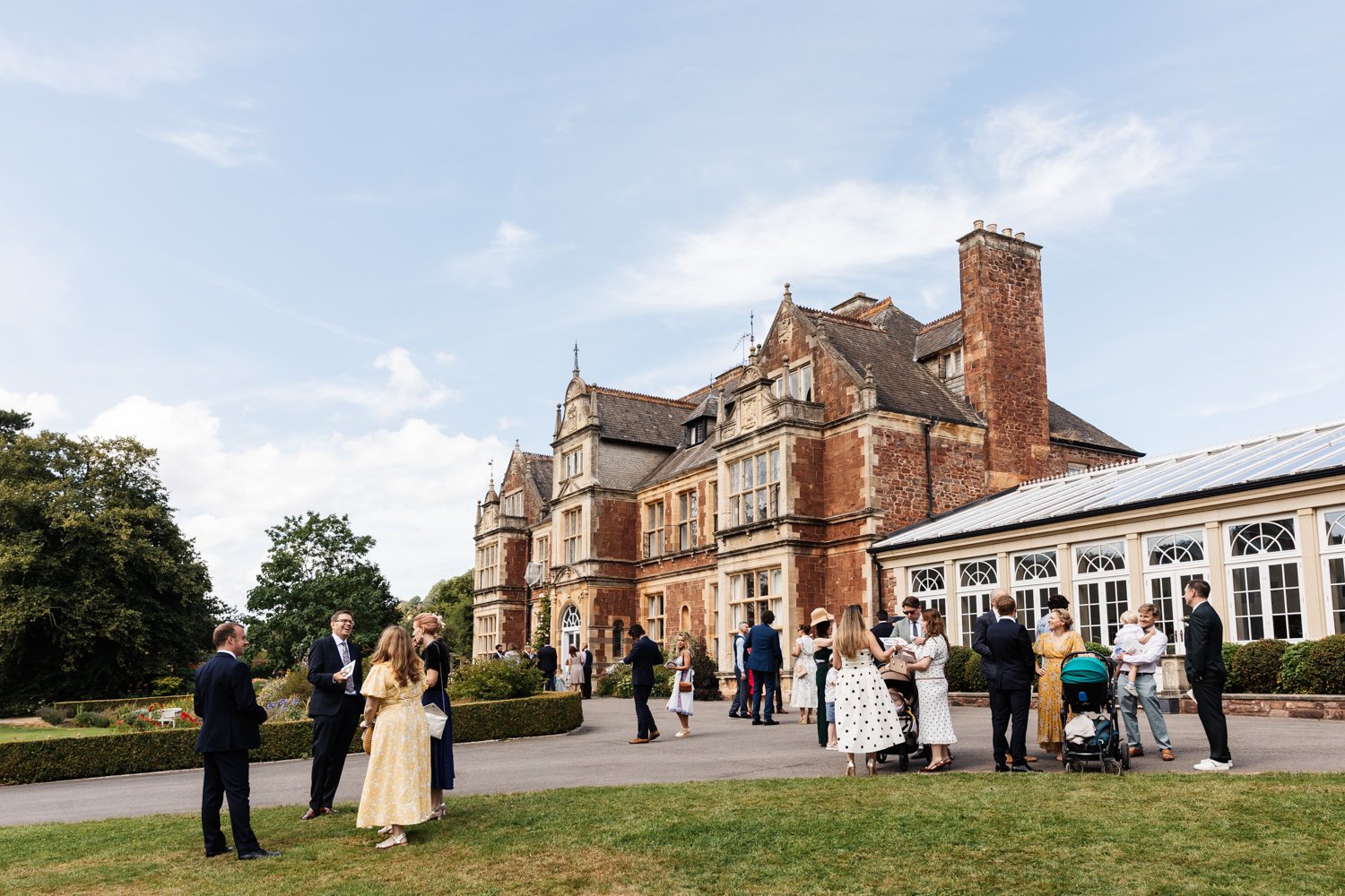 Wedding guests arriving at Knowle Manor for a weekend wedding