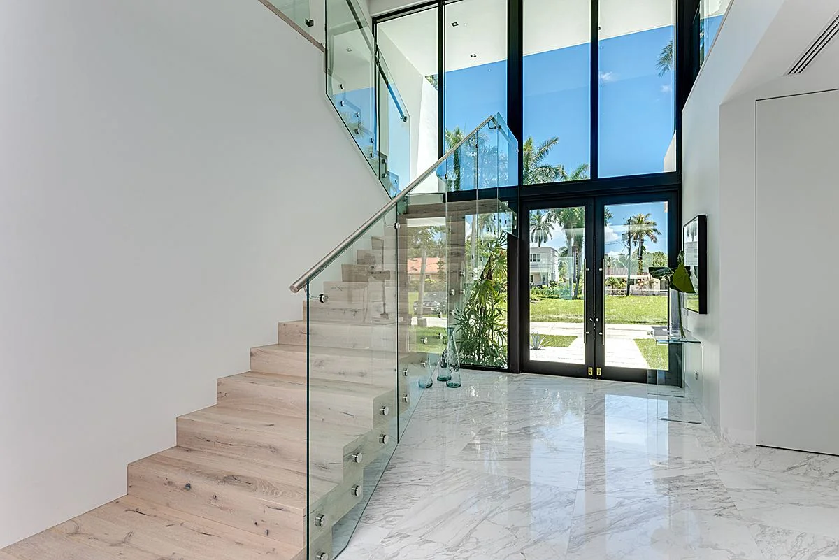 foyer.jpg