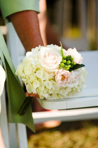 Malloy Weddings | New England wedding planner | Nantucket Golf Club wedding | Mother of the bride bouquet