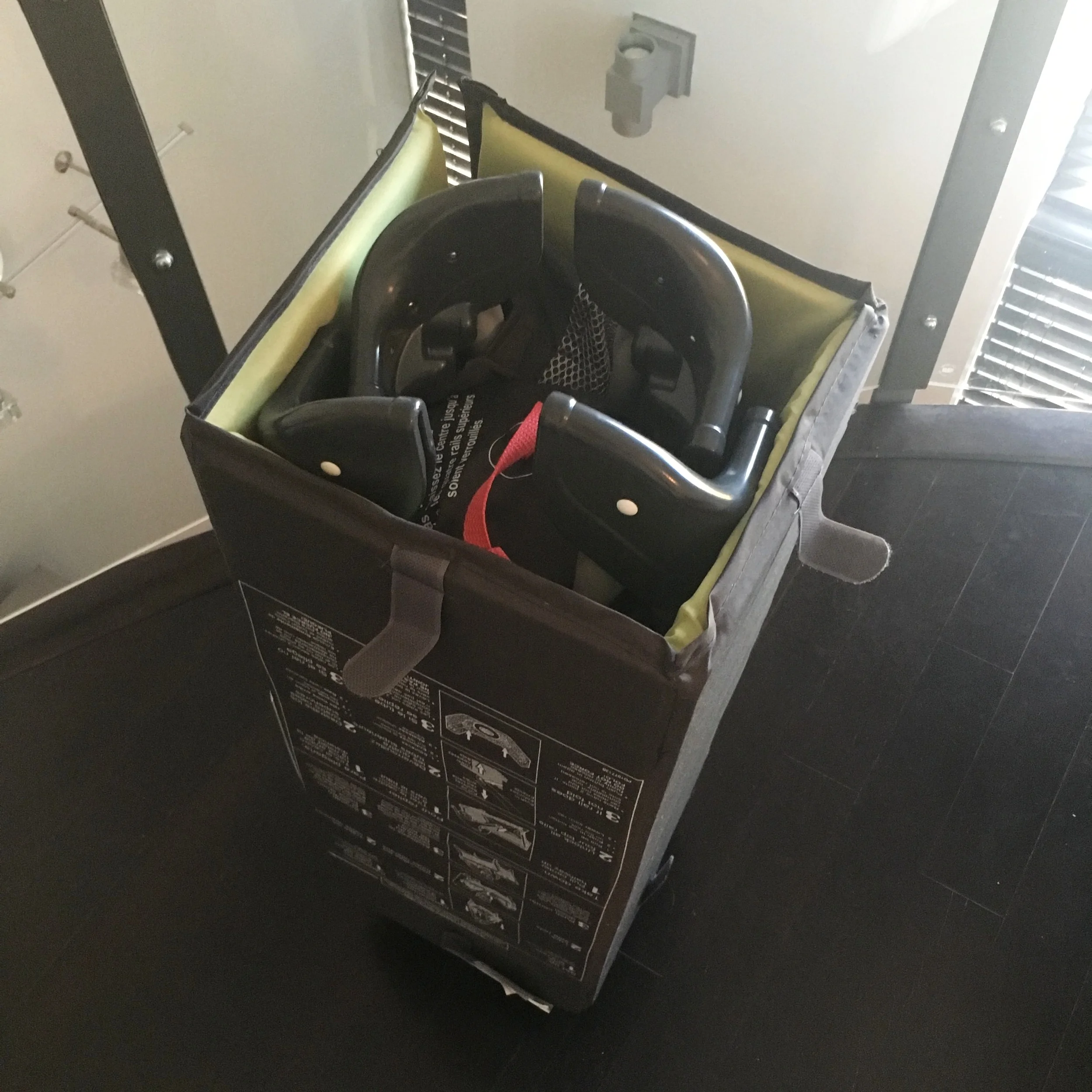 pack n play on plane