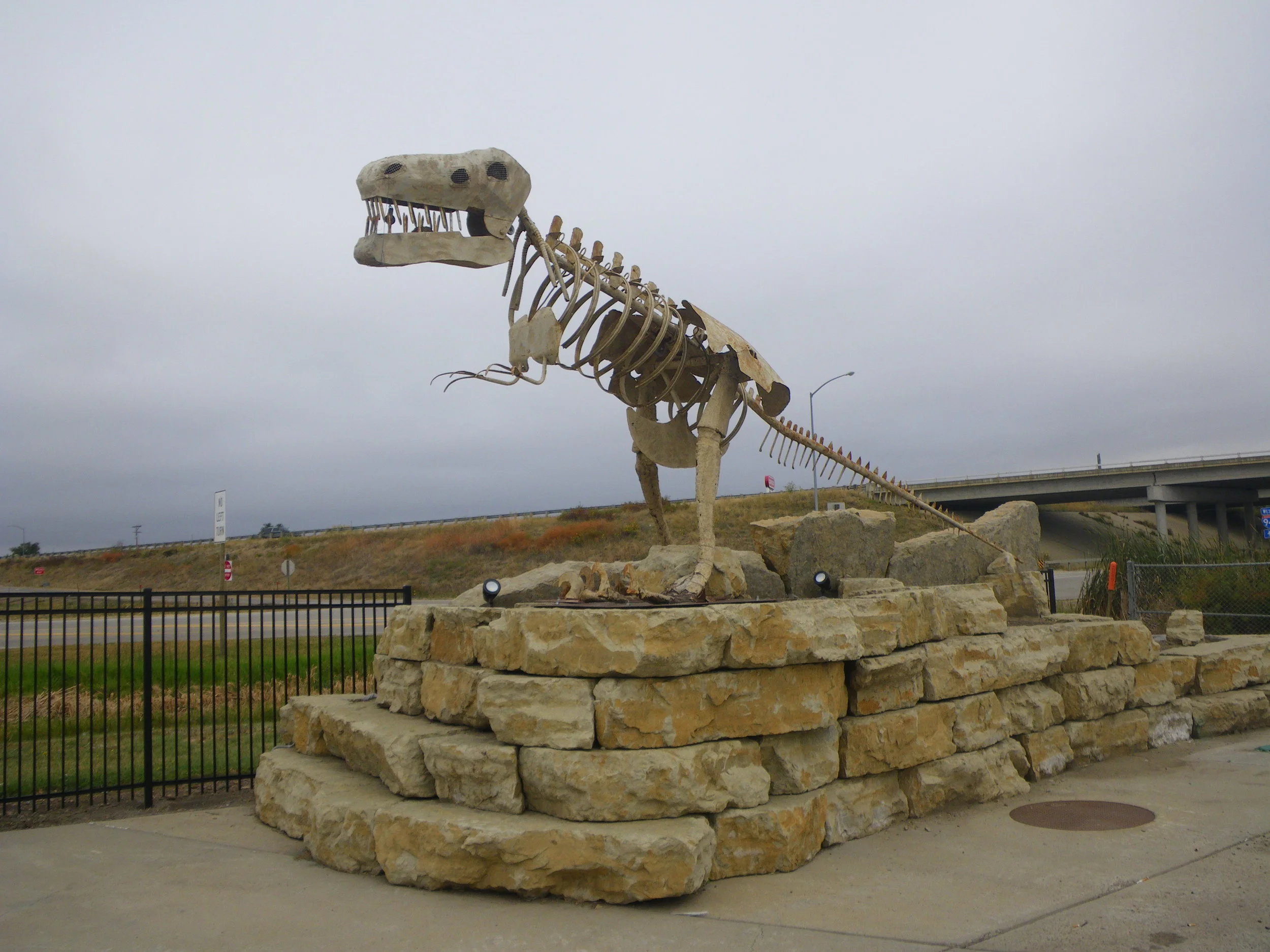 IMGP7772 Dinosaurs of the Past.JPG