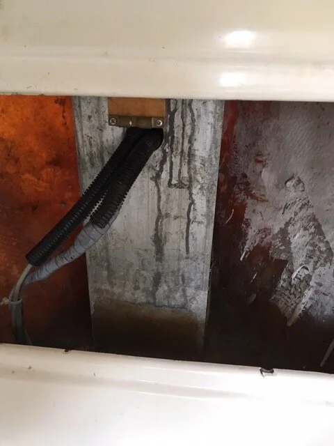 8c Cat Boat Violeta-Mast Base (inside).JPG