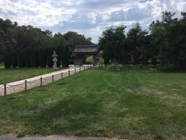 9-18 23 Lauritzer's Gardens.JPG