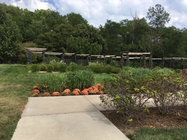 9-18 24 Lauritzer's Gardens.JPG