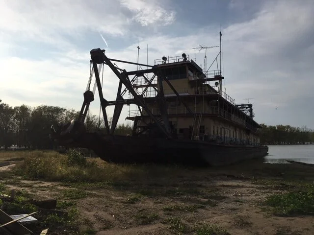 9-25 5 River Boats.JPG