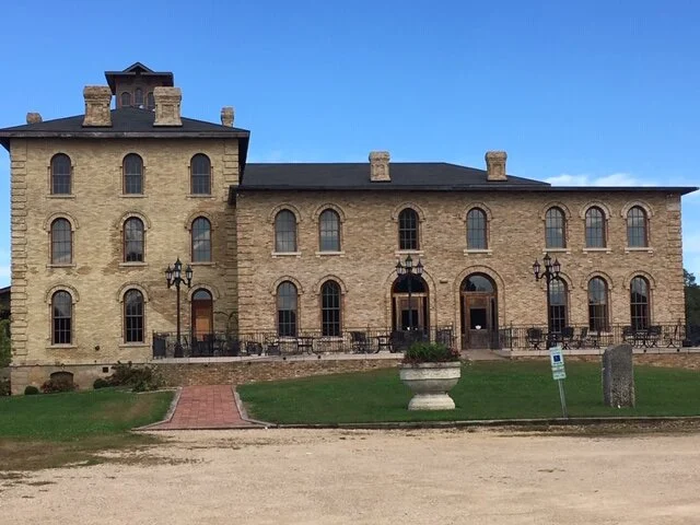 9-25 24 Dousman Hotel.JPG