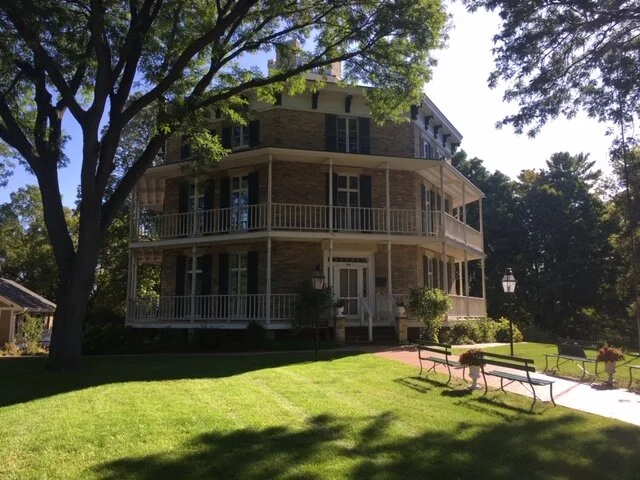 9-26 4 Octagon House.JPG