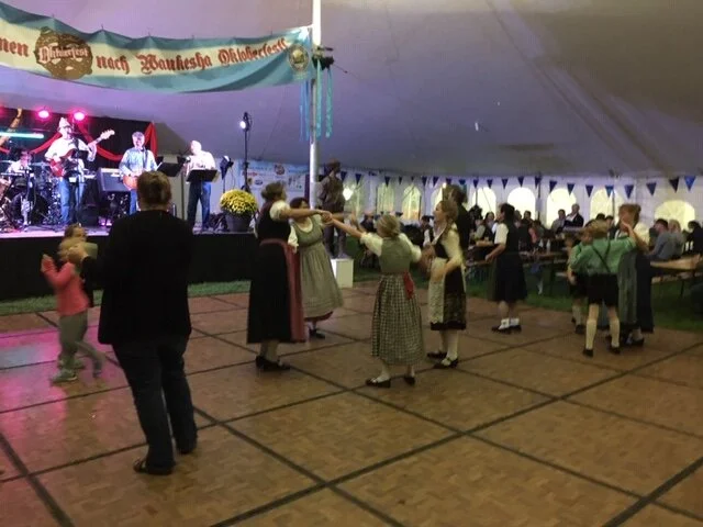 9-27 4 Oktoberfest.JPG