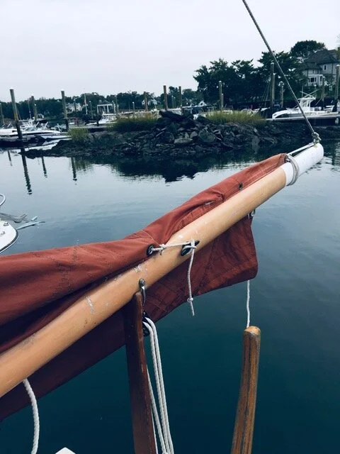 3d 1st Reef Clue Downhaul on port side; Outhaul on Stbd.jpg
