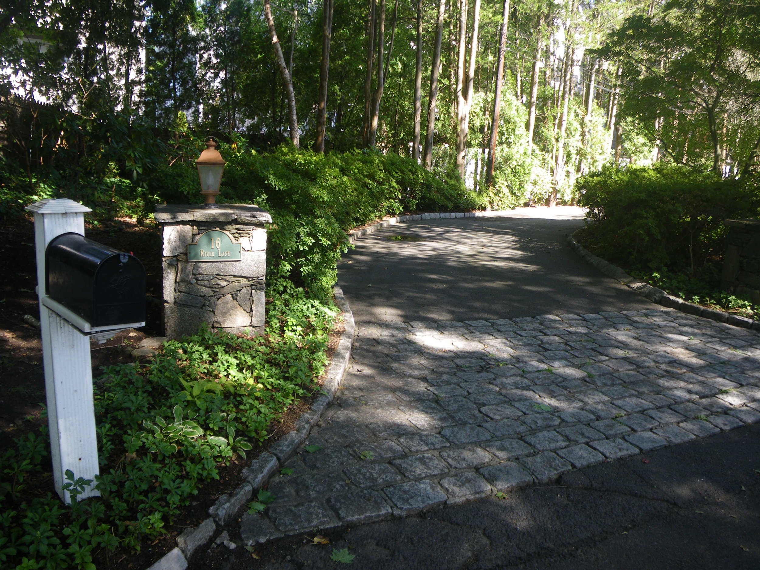 16 River Lane 1c.JPG