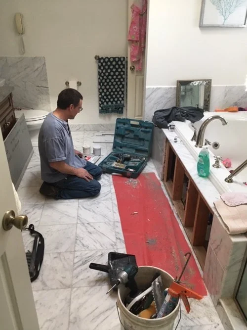 16 River Lane Mstr Bath.JPG