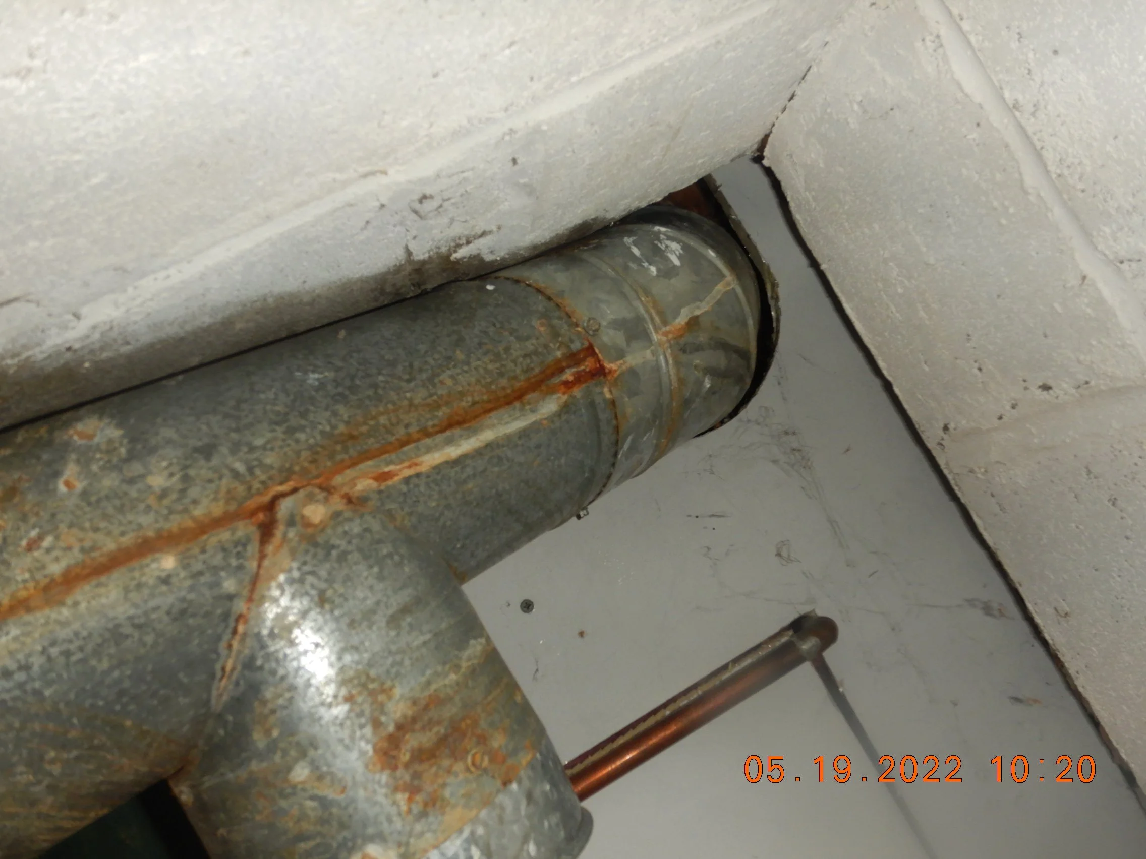 Gas smoke pipe under side.JPG