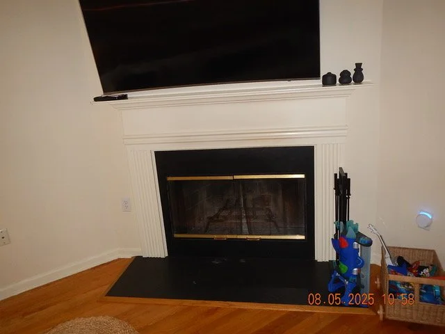 Ball 16 Living room fireplace.jpeg