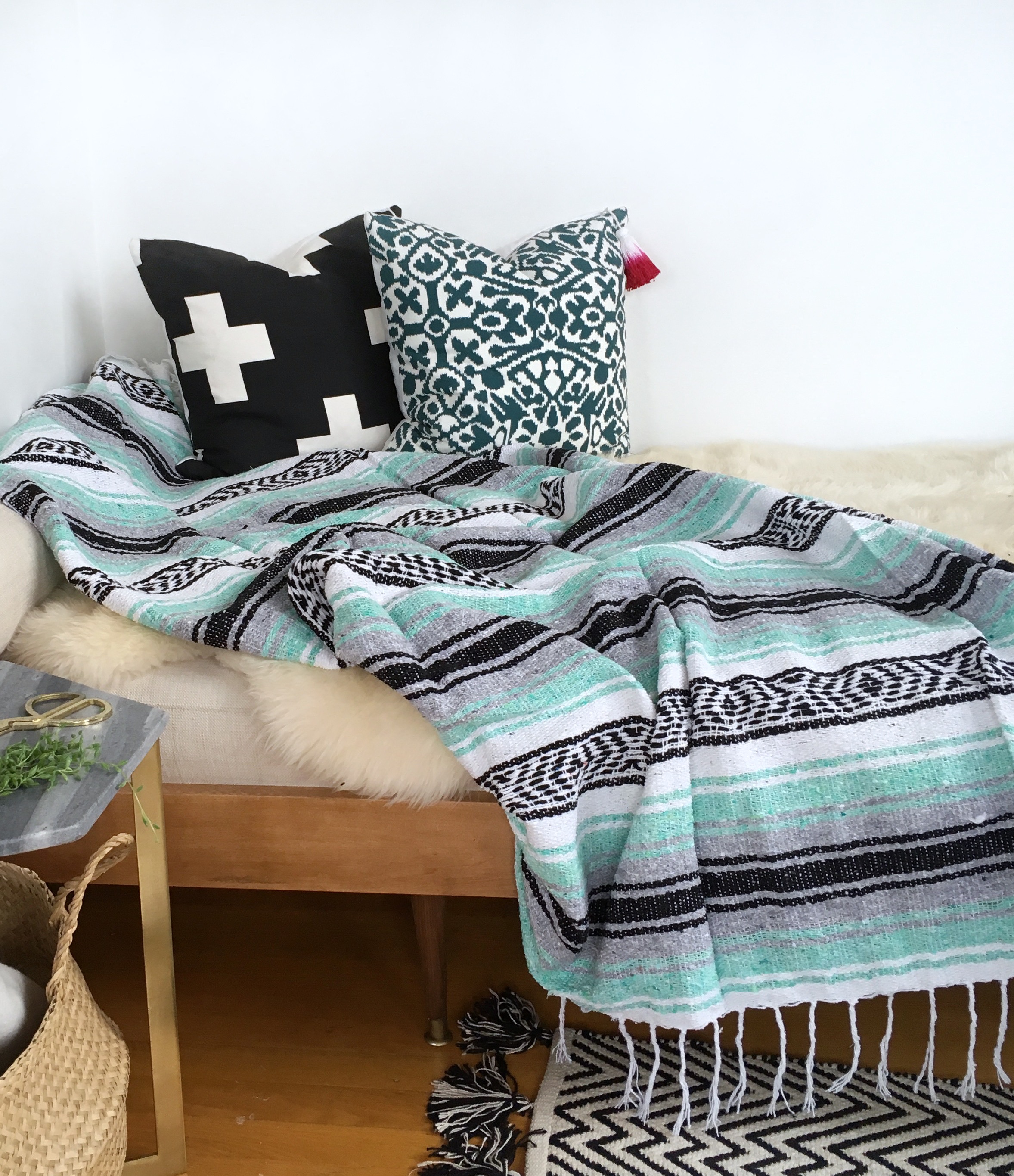 EBB & FLOW Ombre Tassel Pillow - La Cruz
