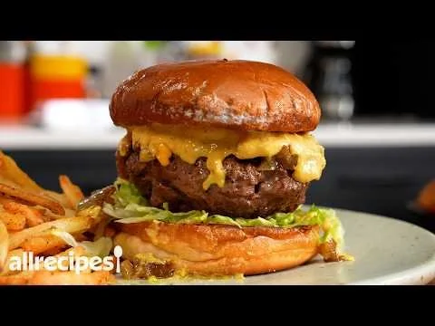 Juicy Cheeseburger With An "Unhinged" Sauce