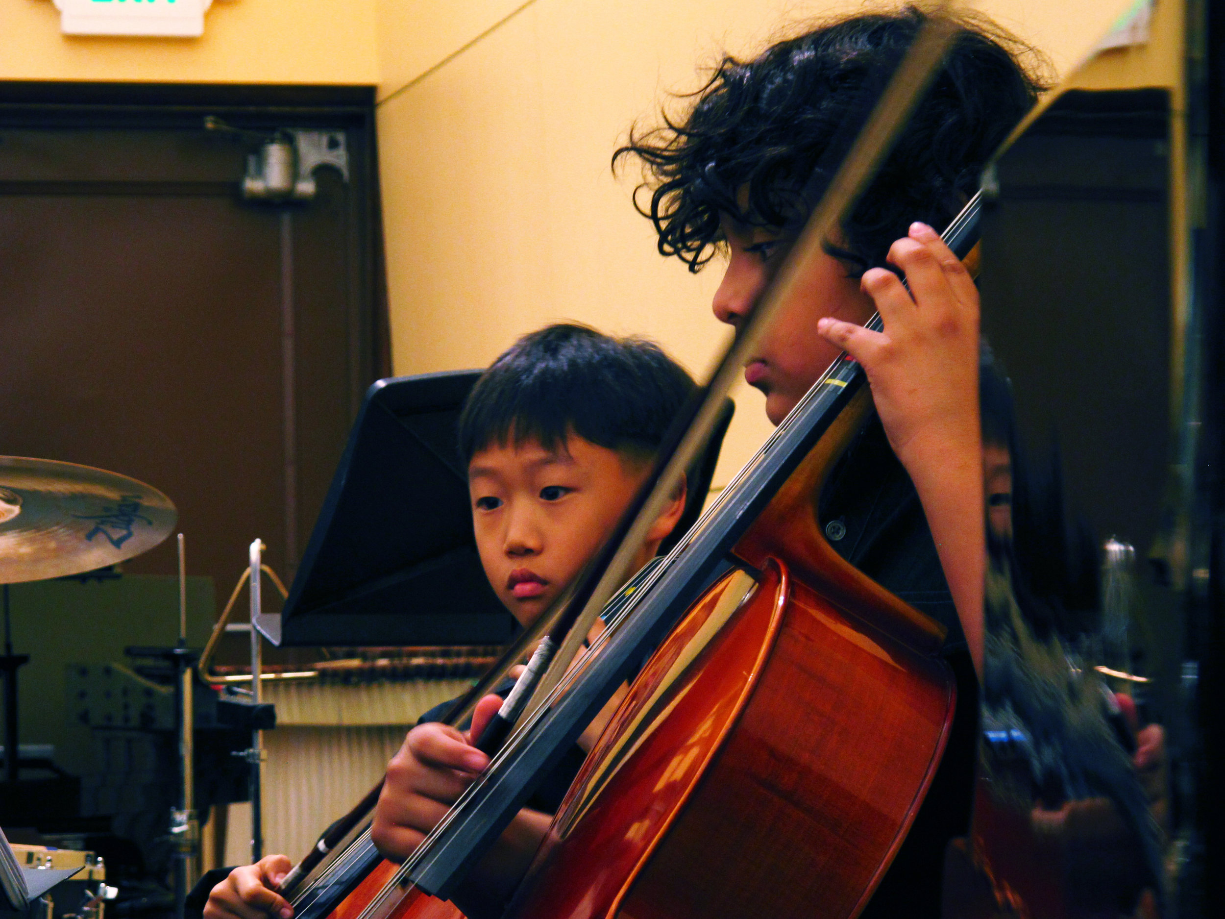 duo_boys_cello_focus.jpg