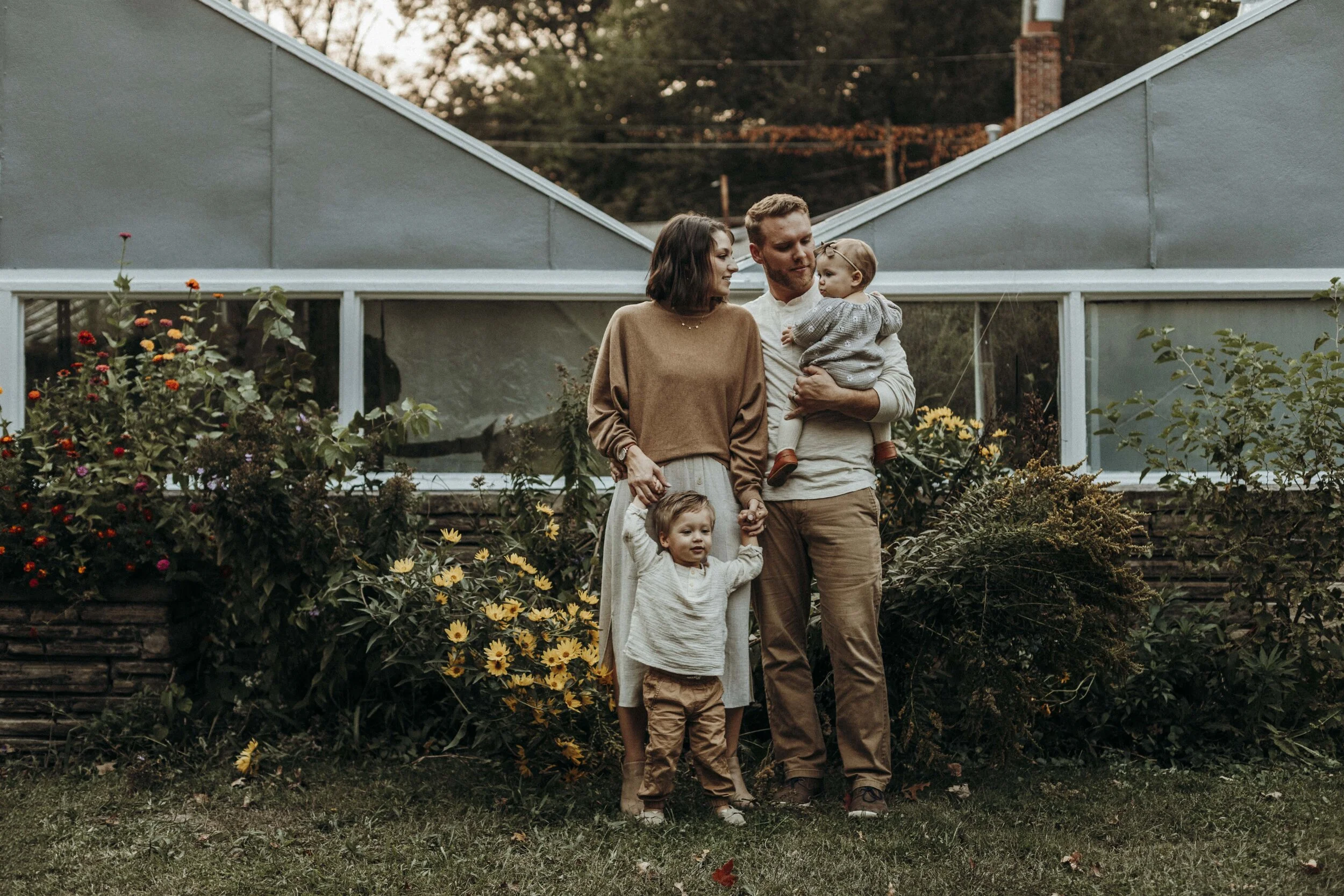 Lifestyle | A Greenhouse Family Session