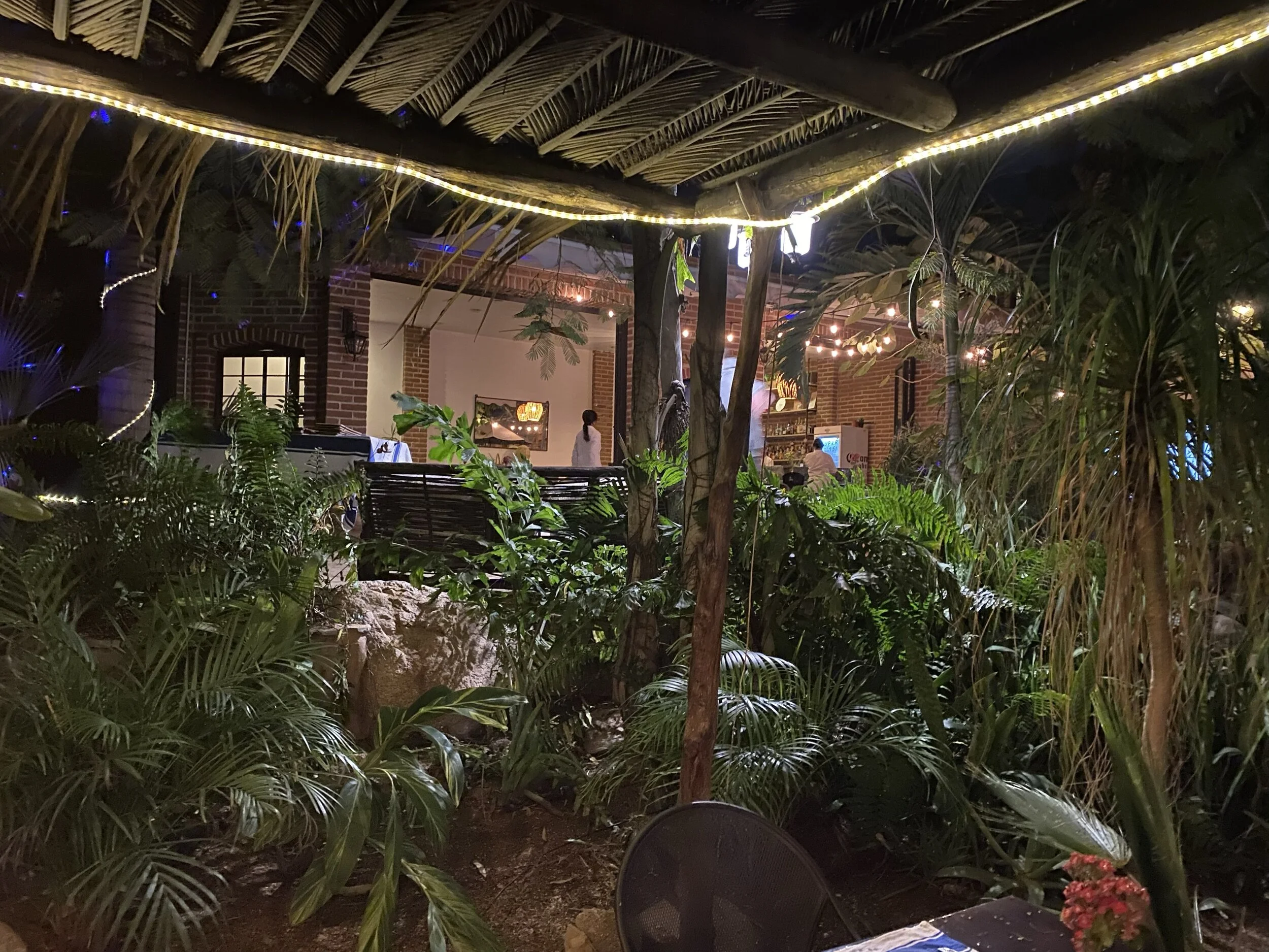 French Restaurant-Chez Laura