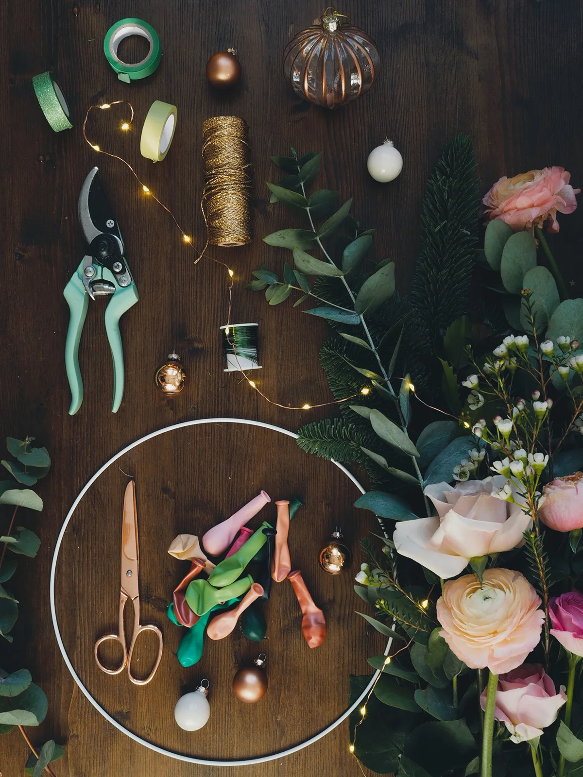 blog-balloon-wreath-materials.jpg
