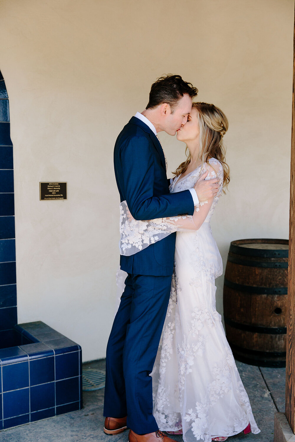 topa-mountain-winery-wedding-ojai-documentary-wedding-photographer-melissa-habegger-013.jpg