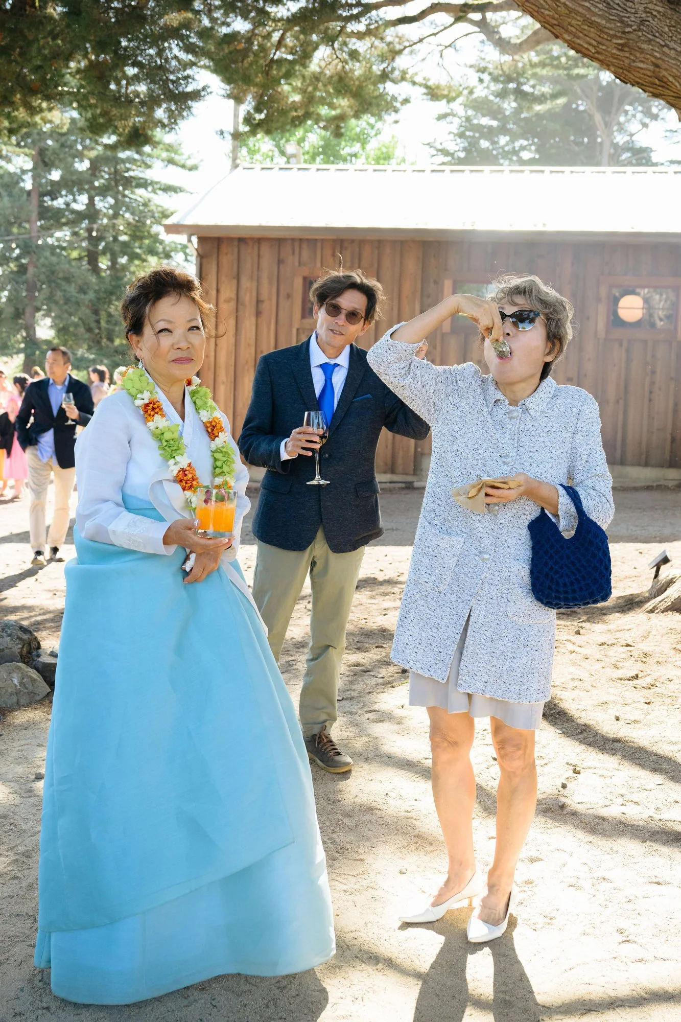 stemple-creek-ranch-wedding-cocktails-019.jpg