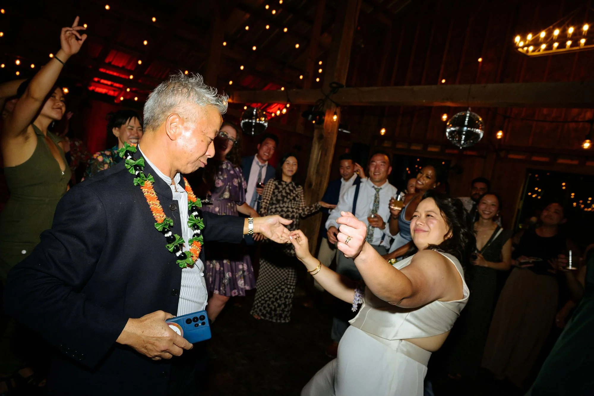stemple-creek-ranch-wedding-dance-party-045.jpg