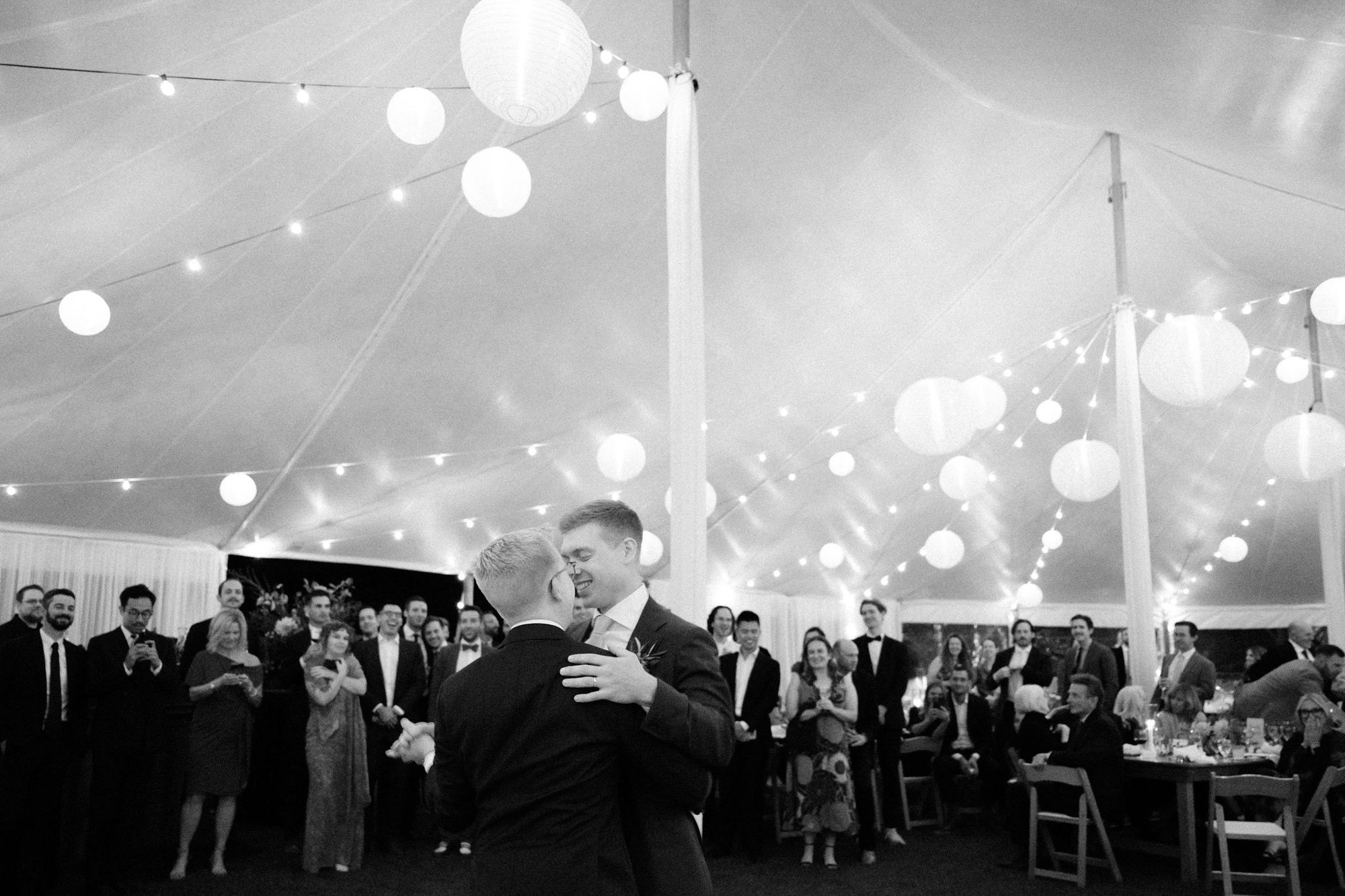 maccallum-house-wedding-mendocino-dancing-043.jpg