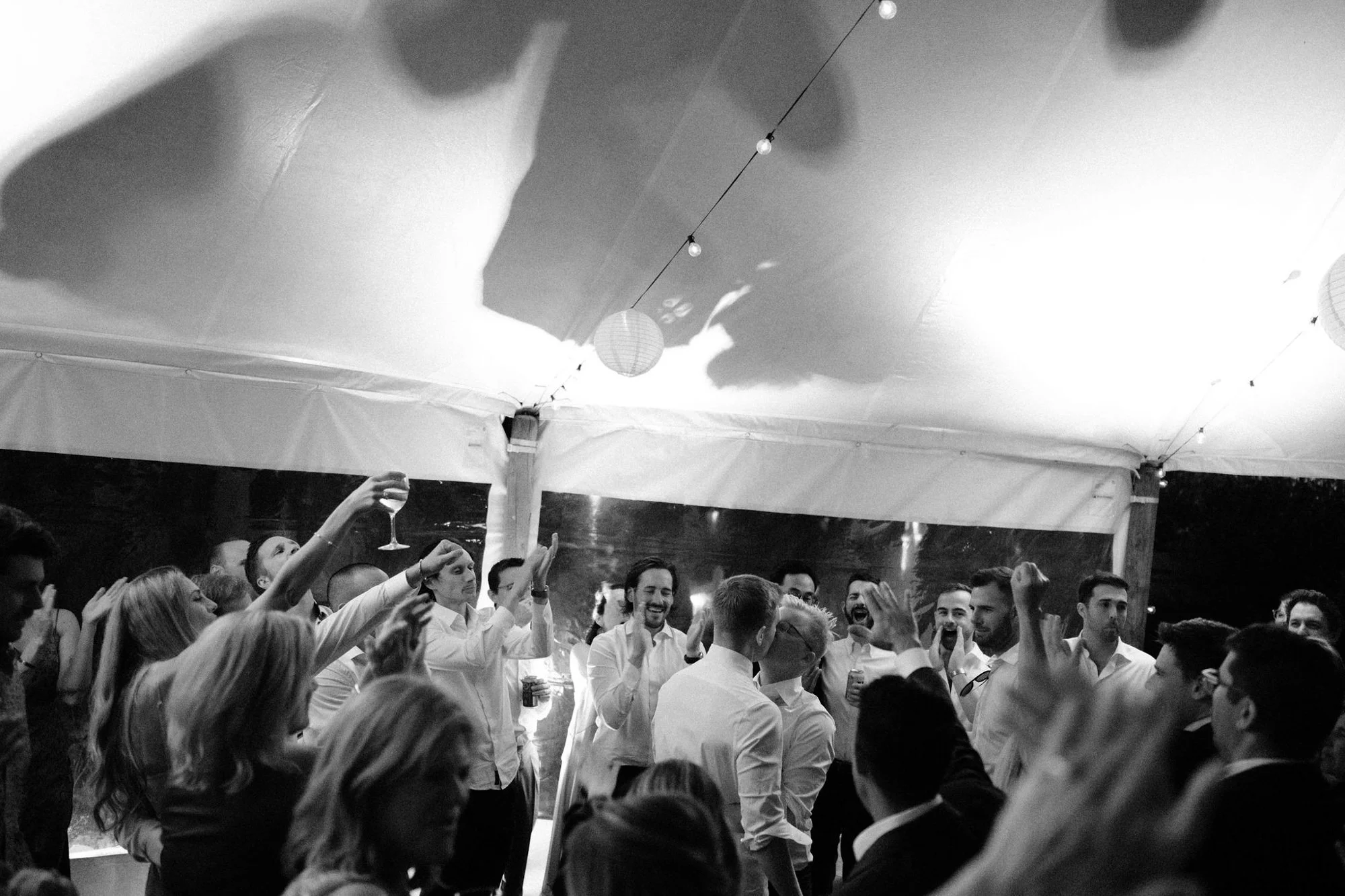 maccallum-house-wedding-mendocino-dancing-072.jpg