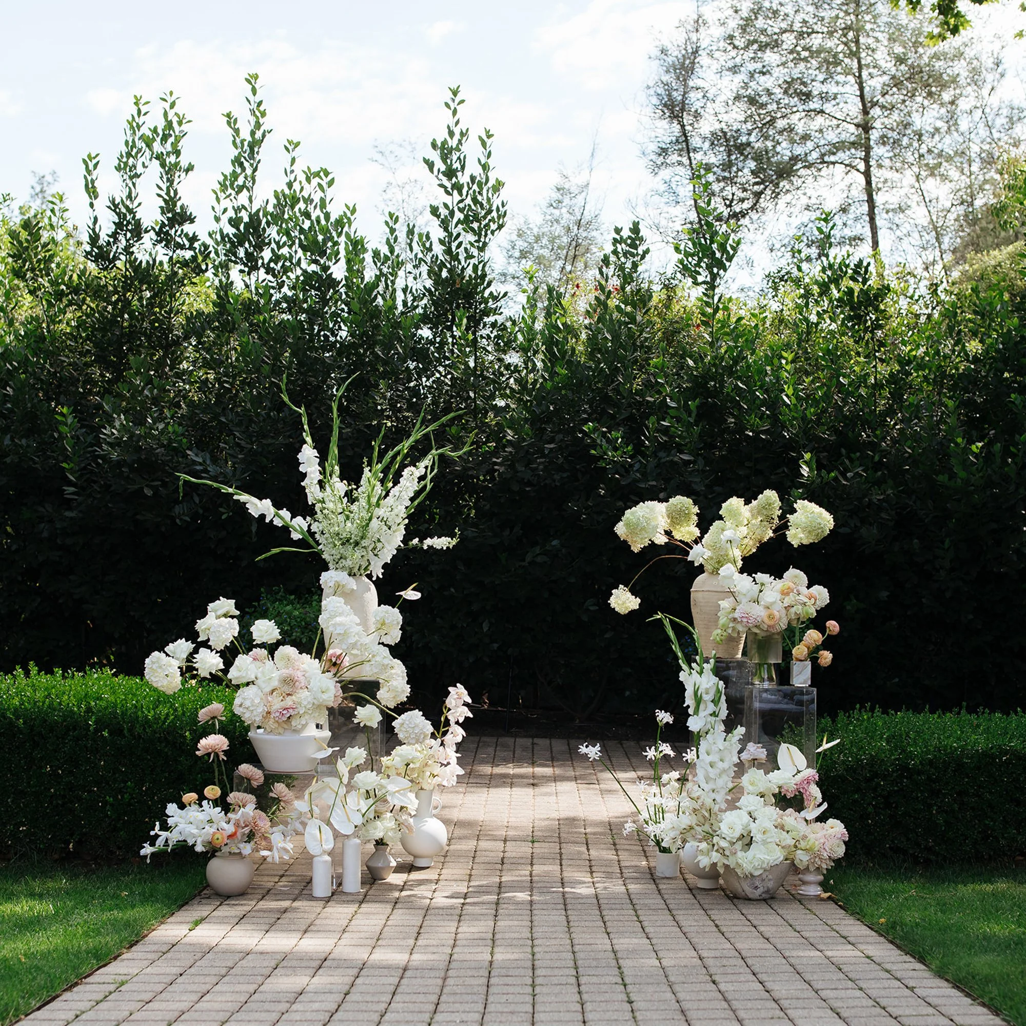 the-madrona-healdsburg-wedding-ceremony-details-ampersand-florals-011.jpg