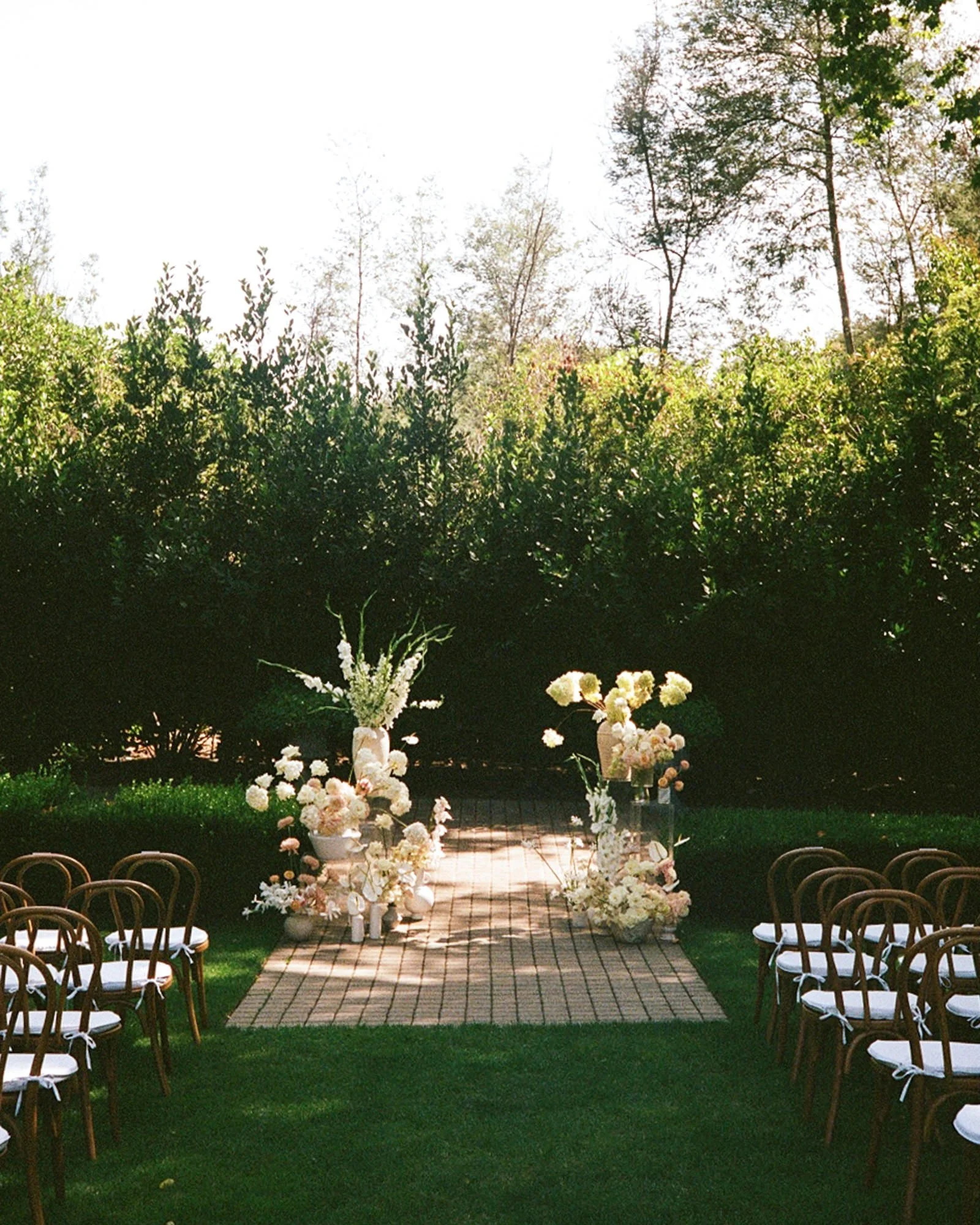 the-madrona-healdsburg-wedding-ceremony-details-ampersand-florals-012.jpg