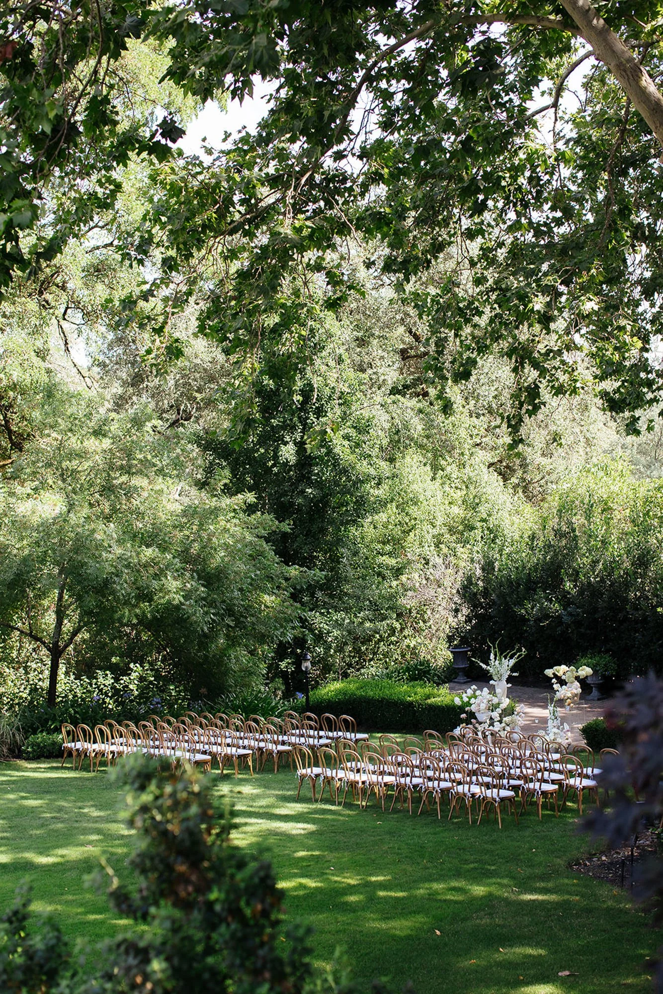 the-madrona-healdsburg-wedding-ceremony-details-ampersand-florals-013.jpg