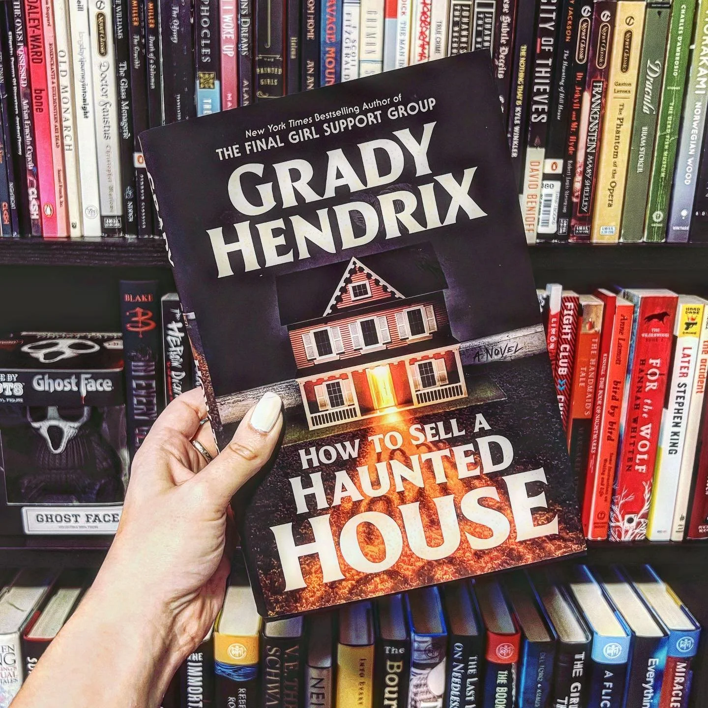 BOOK REVIEW: How to Sell a Haunted House by Grady Hendrix