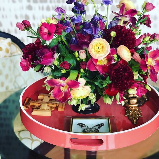 April showers....bring May flowers courtesy of @sachirosedesign floral design class. #diamondinthedistrict #diamondinthedistrictdo