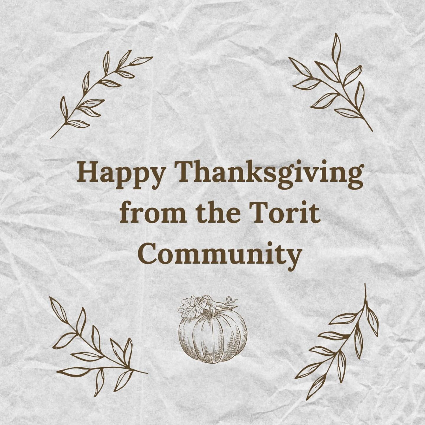 Yesterday we had so much fun celebrating Thanksgiving! All of the classes participated in preparing food and desserts, elementary students welcomed their parents in the morning to help cook some dishes, and each classroom sat down with their teachers