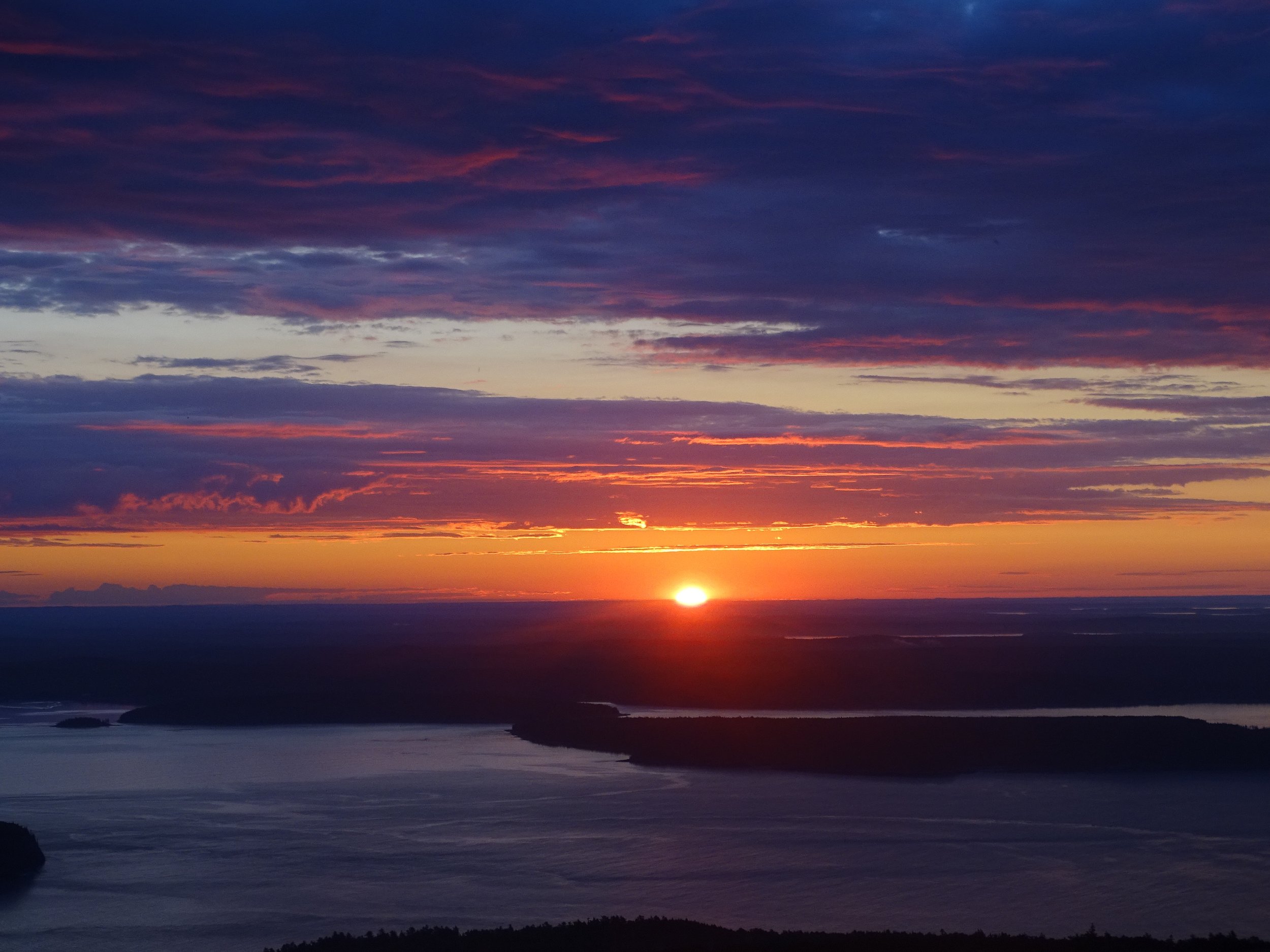 The sun rise from the top of Cadillac Mountain.
