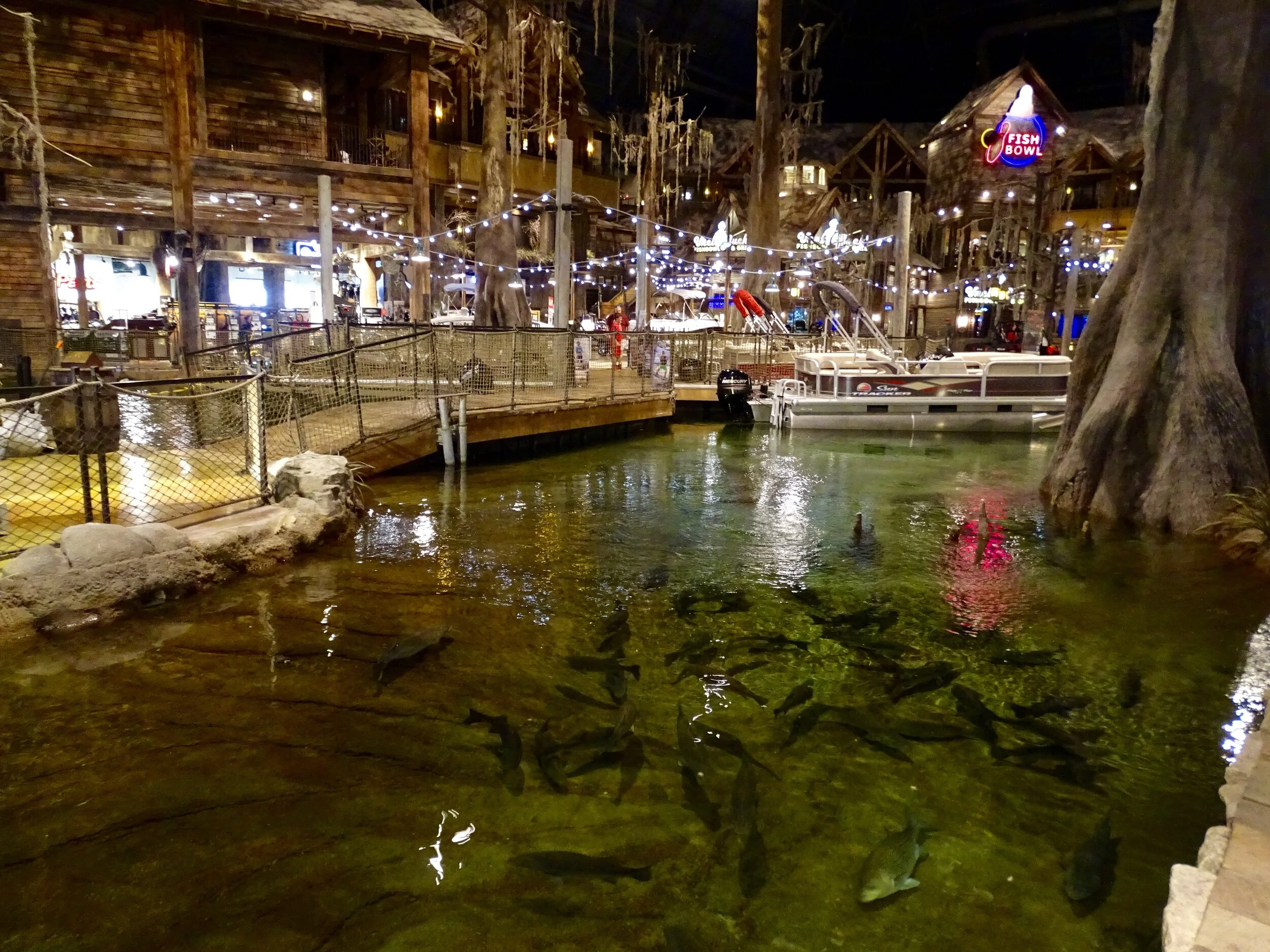 13 Things to Do at Bass Pro Shops in Memphis, Tennessee