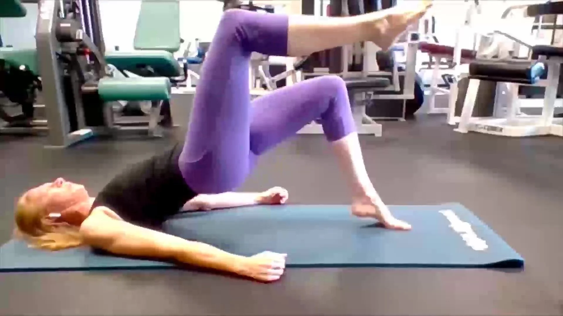 October 22 Mat Pilates Class_Moment.jpg