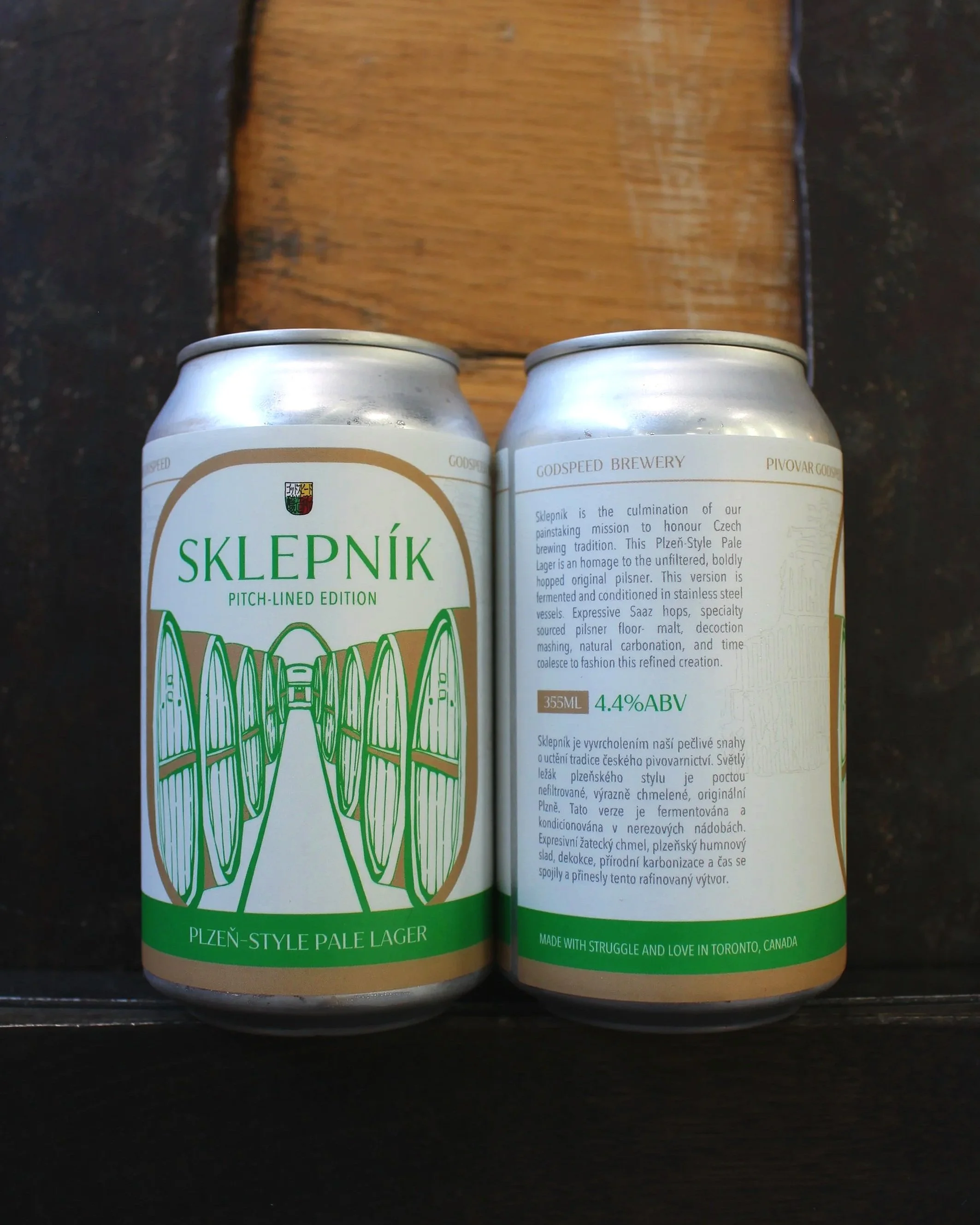 Sklepník "Pitch-Lined"