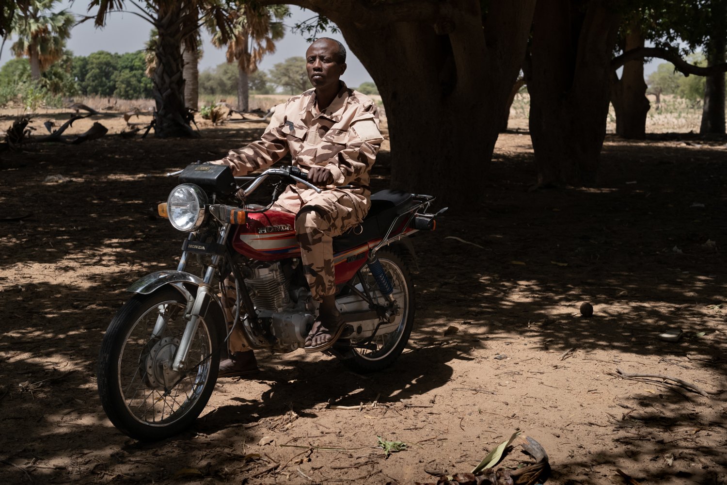  Sicherheitskräfte fürchten, dass auch die Gewalt in Darfur den Weg über die Grenze findet. Denn die Grenze, die einst auf dem Reissbrett gezogen wurde, hat auf dem Boden kaum eine Bedeutung. 