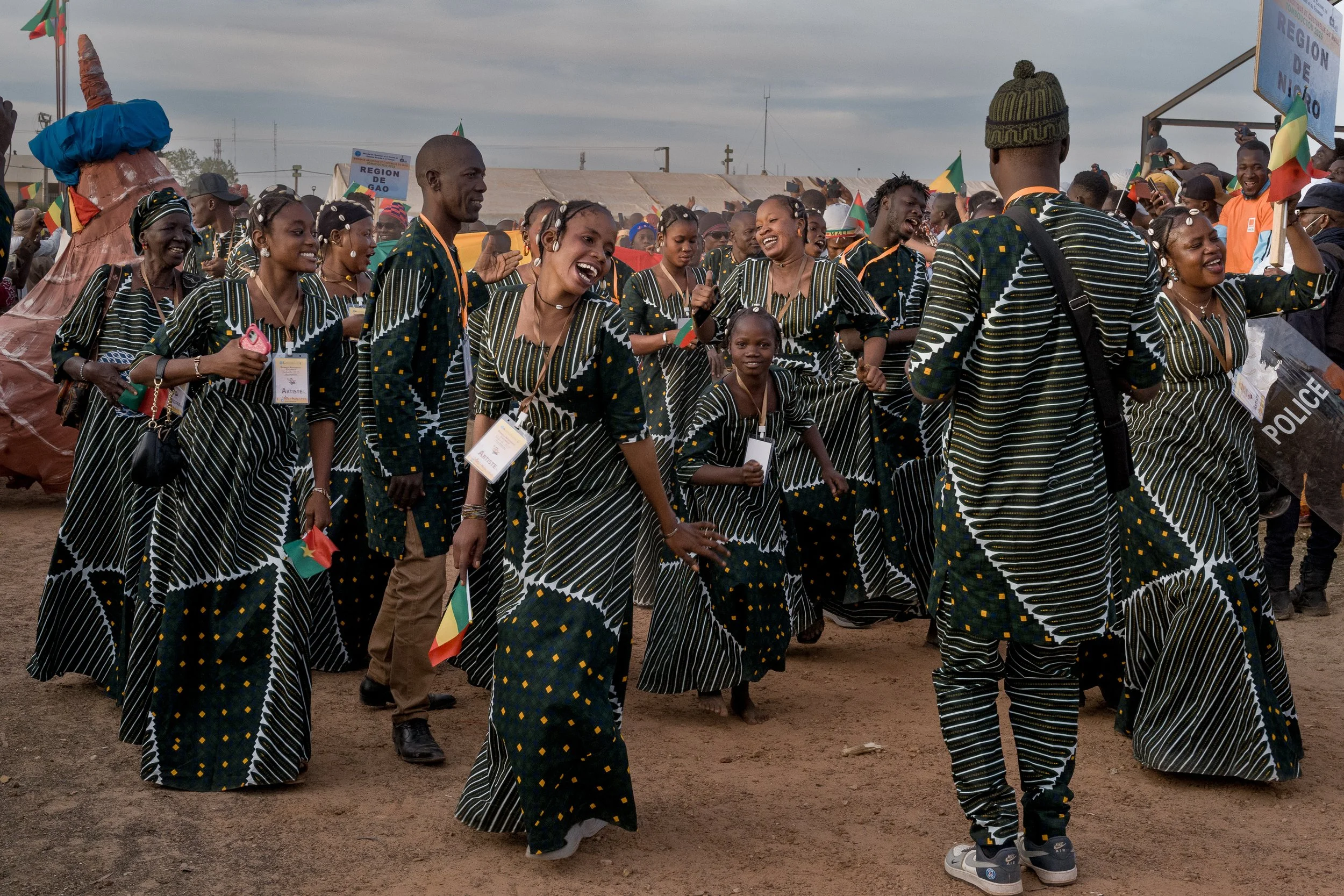  Künstler aus der Regio Nioro feiern den Auftakt der Biennale in Timbuktu im Norden Malis. 