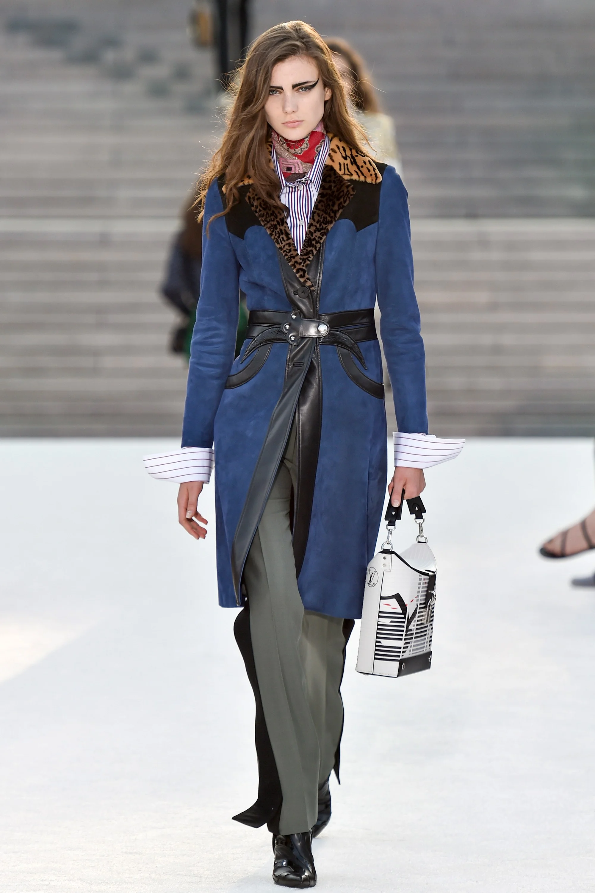 Louis_vuitton_cruise_ss18_0134.jpg