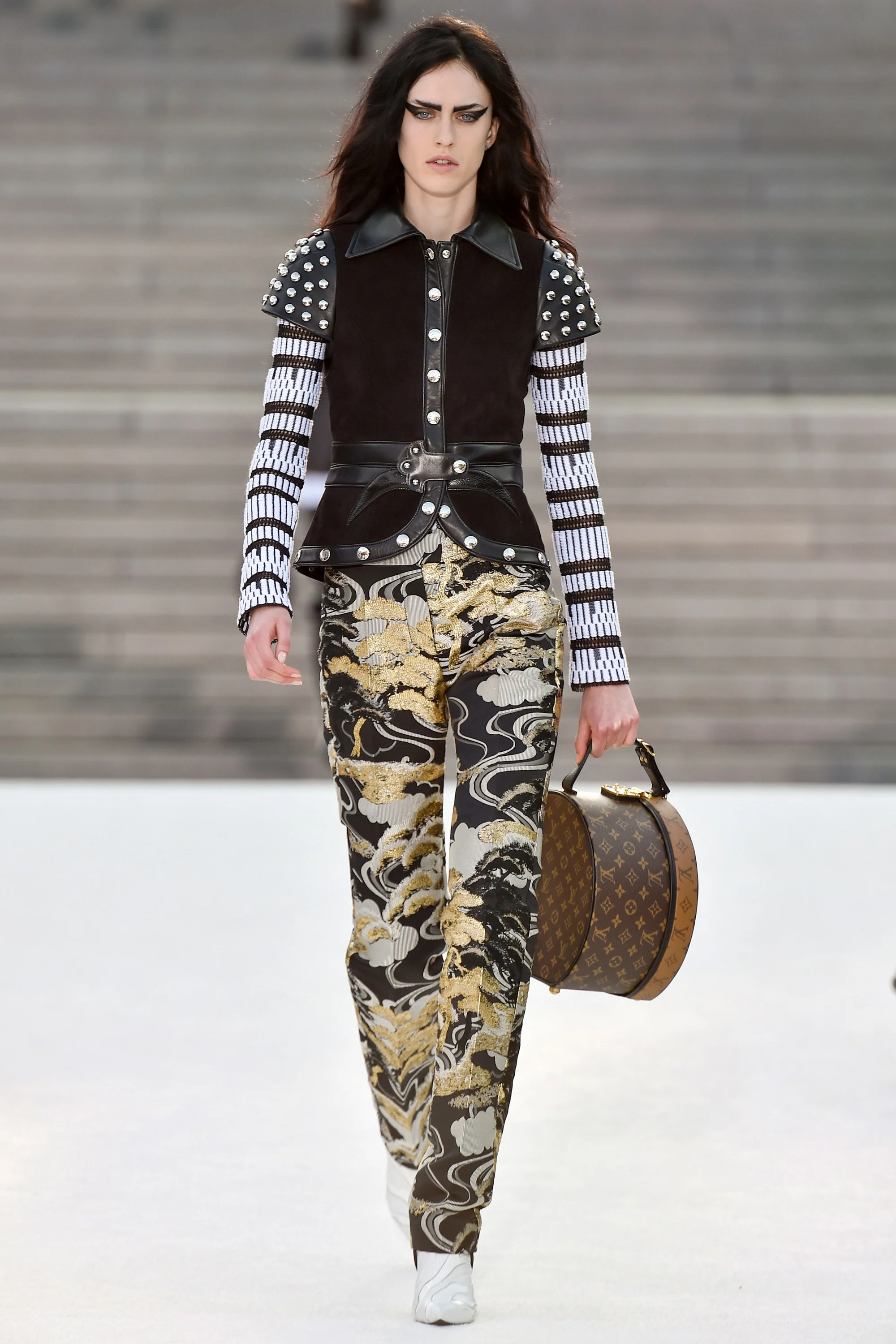 Louis_vuitton_cruise_ss18_0162.jpg