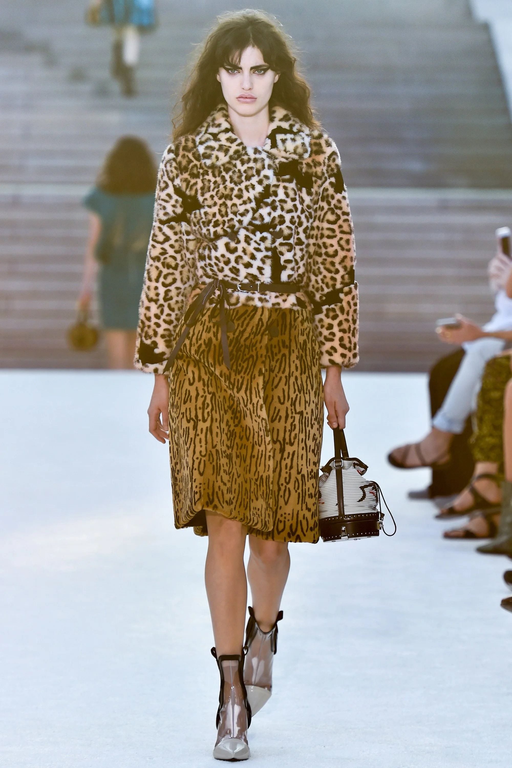 Louis_vuitton_cruise_ss18_0354.jpg