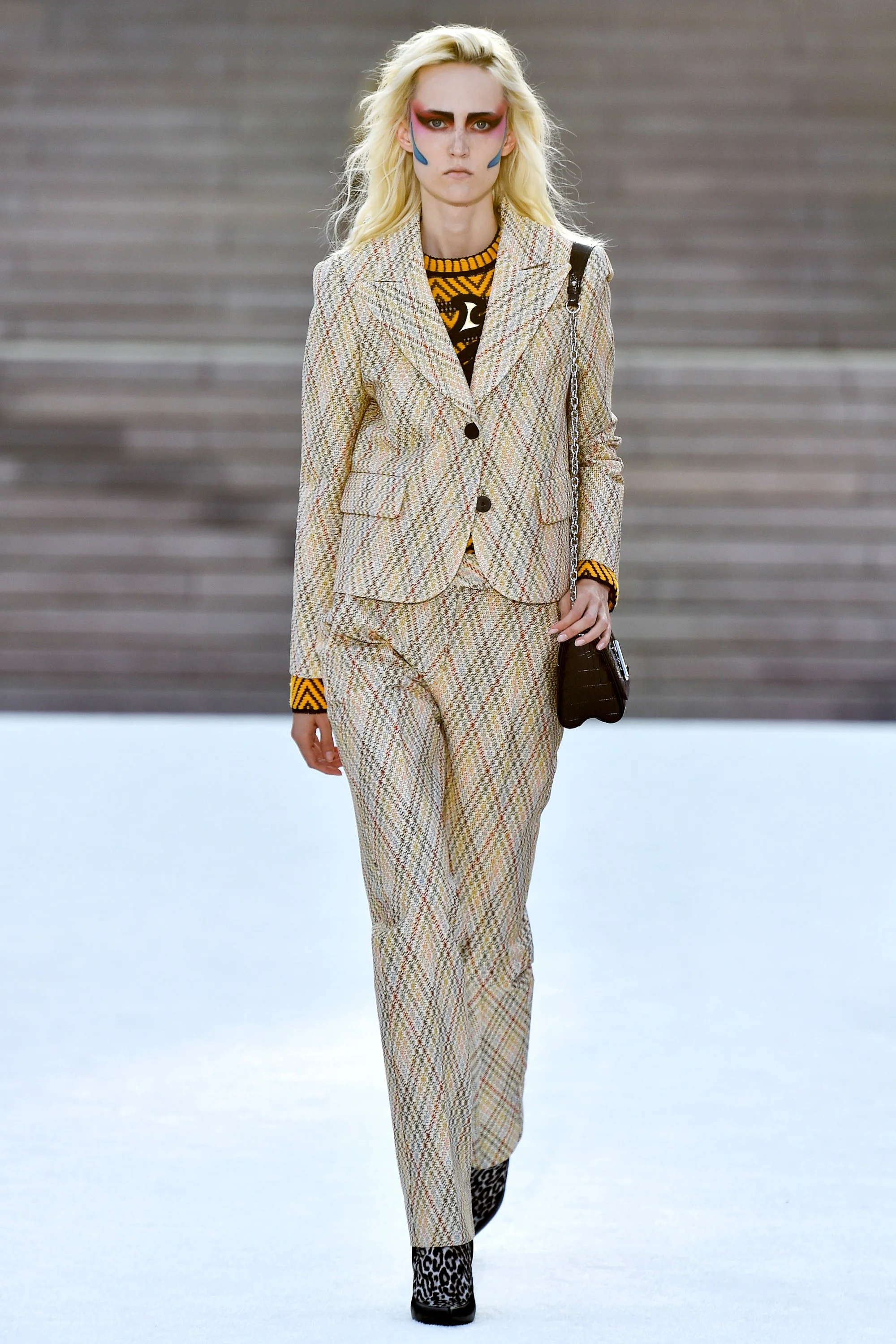 Louis_vuitton_cruise_ss18_0390.jpg