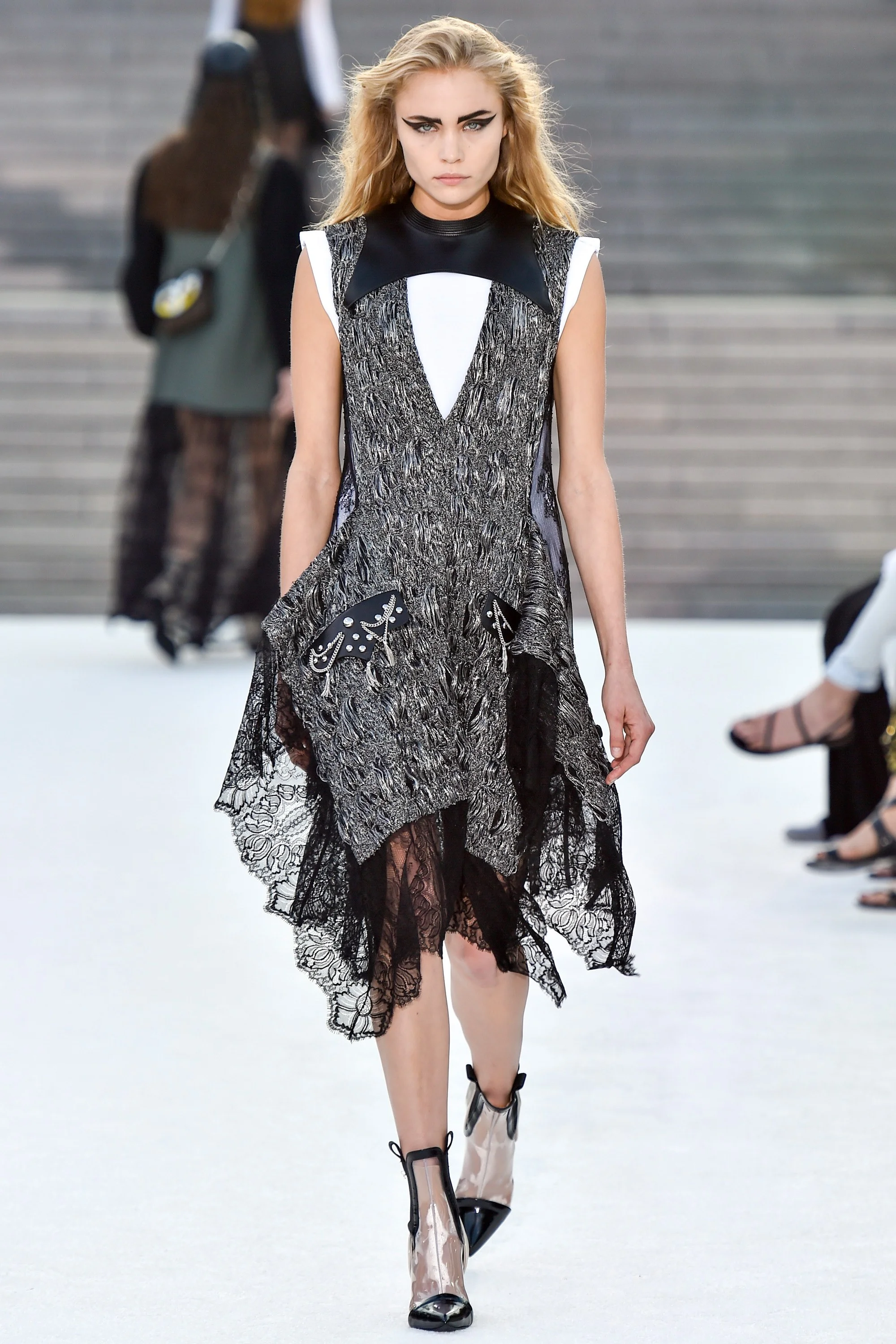 Louis_vuitton_cruise_ss18_0828.jpg